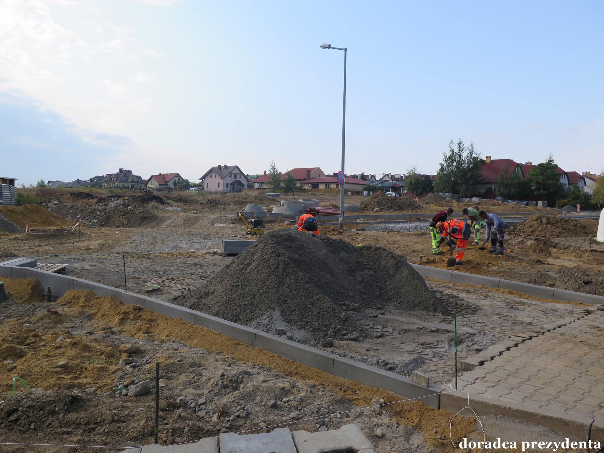 Nowe drogi, chodniki i miejsca parkingowe powstają na osiedlu Piastów Śląskich II