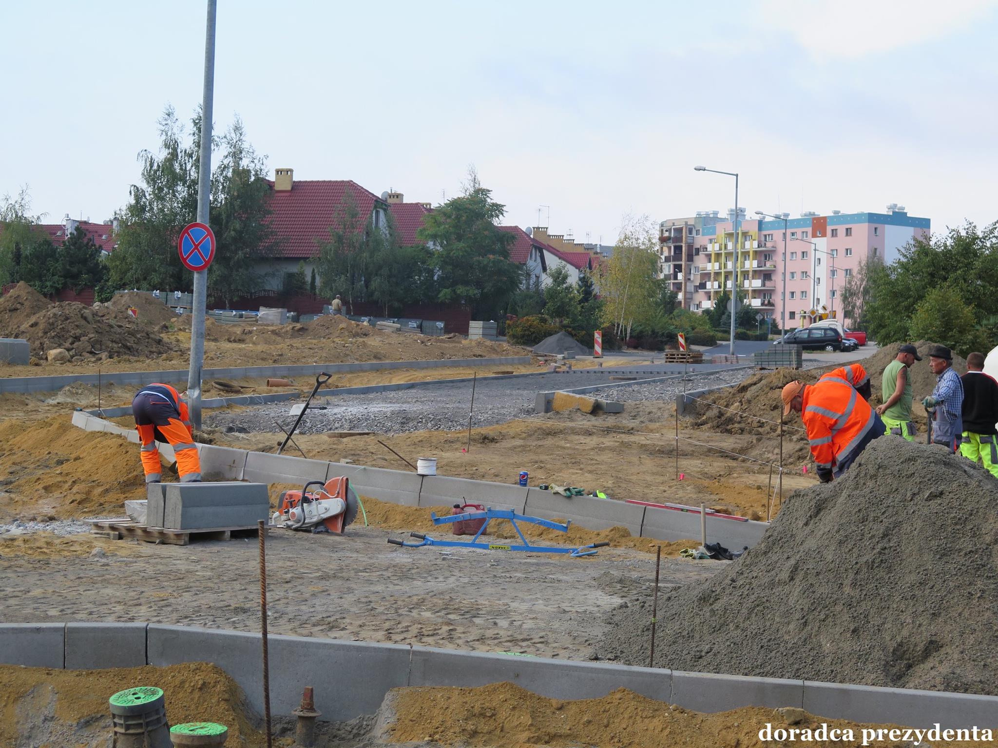 Nowe drogi, chodniki i miejsca parkingowe powstają na osiedlu Piastów Śląskich II