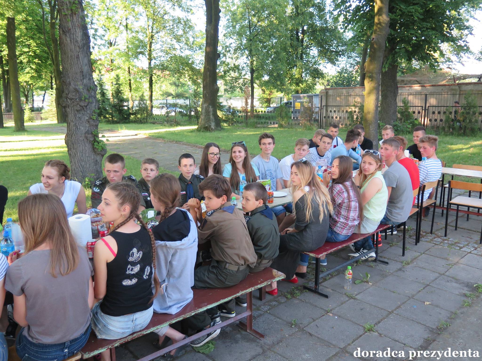 Ilustracja do artykuły: Pożegnanie z młodzieżą z polskiej szkoły w Mościskach na Ukrainie.